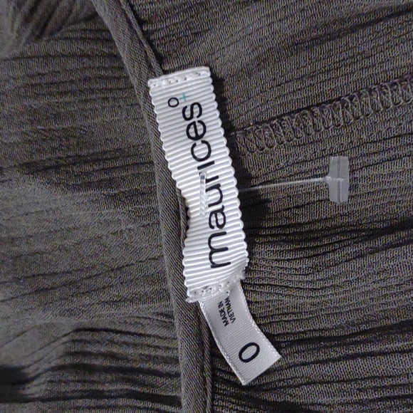 Woman's size 0 shirt, spaghetti strap on shoulder,  off shoulder - Picture 9 of 9